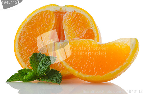 Image of Orange fruit segment and mint leaf 