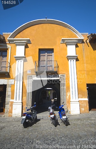 Image of colonial building antigua guatemala