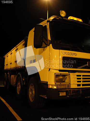 Image of Truck,nightshoot