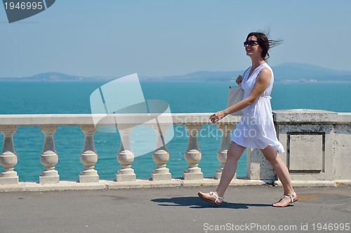 Image of happy woman outdoor