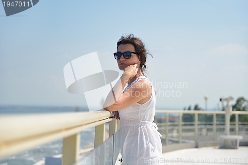 Image of happy woman outdoor