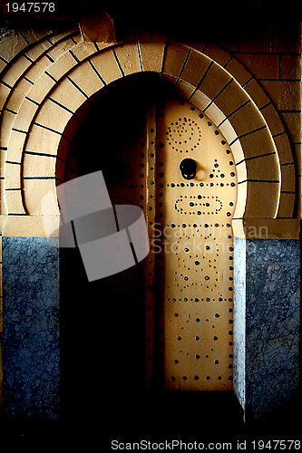 Image of door in tunisi