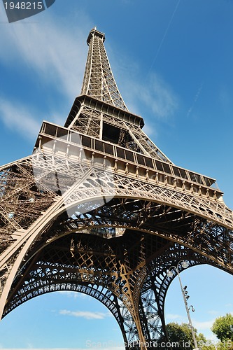 Image of eiffel tower in paris at day