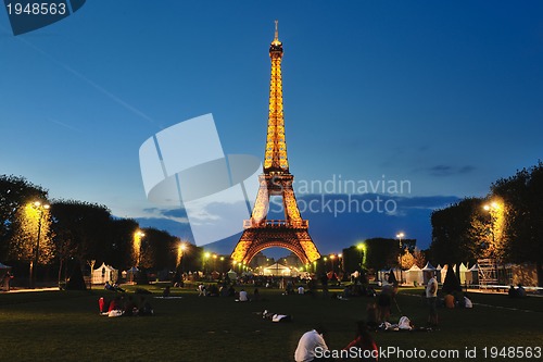 Image of eiffet tower in paris at night