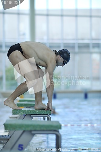 Image of young swimmer ready for start