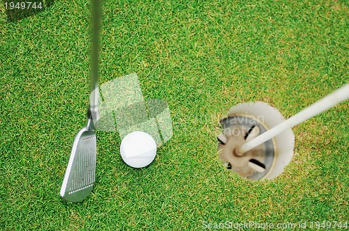 Image of golf ball