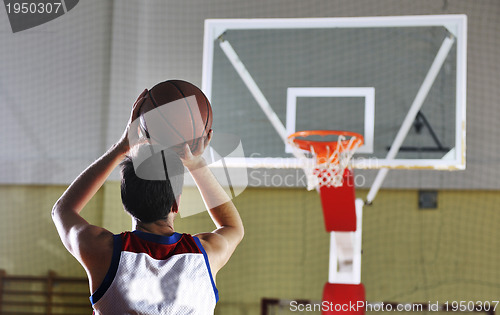 Image of basketball player shooting