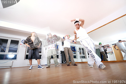 Image of .break dancing