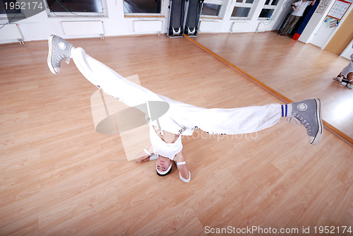 Image of .break dancing