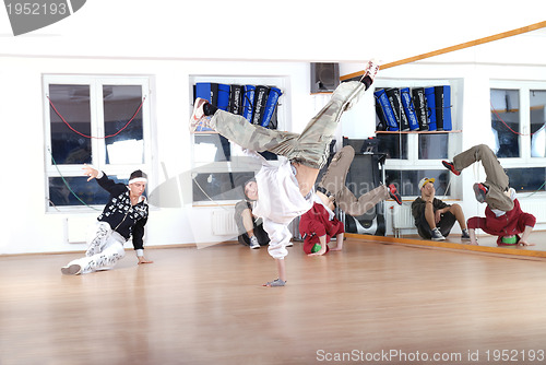 Image of .break dancing