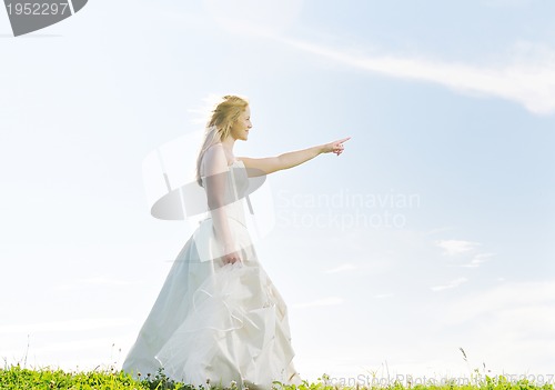 Image of bride outdoor