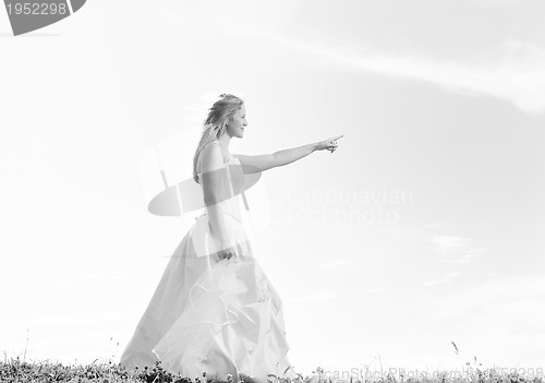 Image of bride outdoor