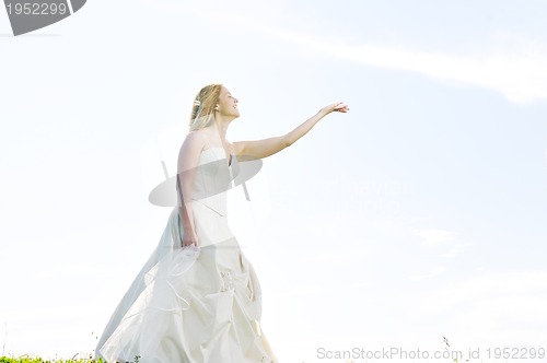 Image of bride outdoor