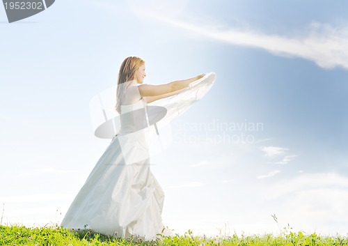 Image of bride outdoor