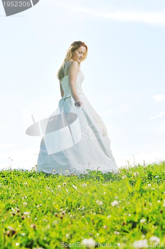 Image of bride outdoor