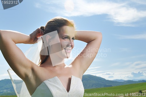 Image of bride outdoor