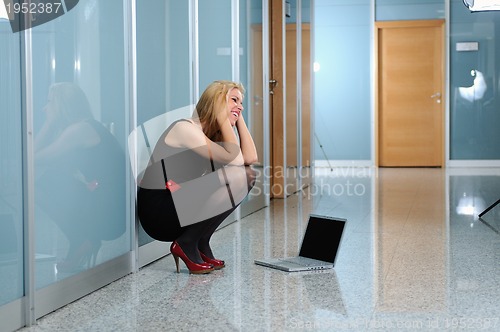 Image of business woman laptop 