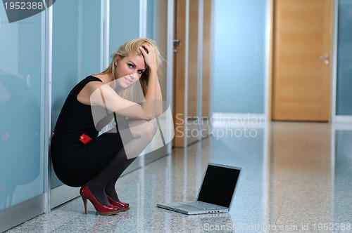 Image of business woman laptop 