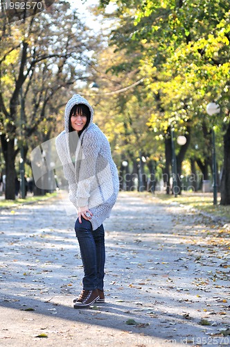 Image of brunette Cute young woman  posing 