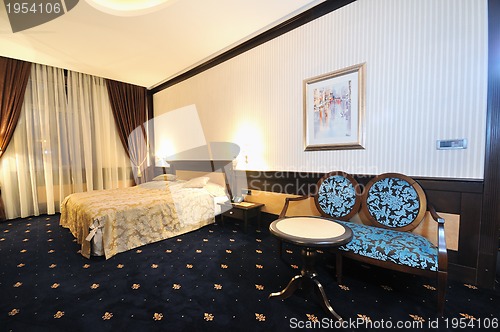 Image of hotel room 