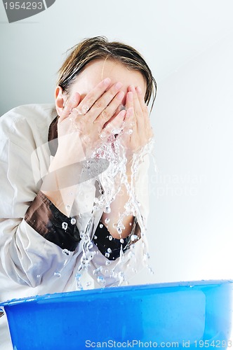 Image of woman face wash