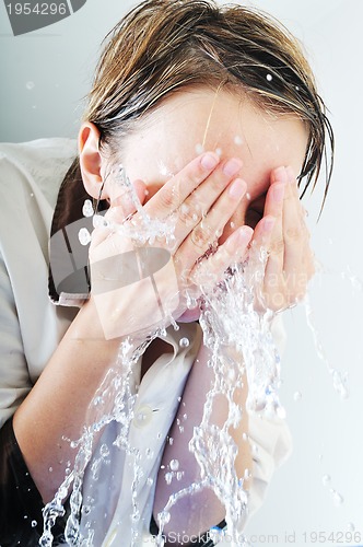 Image of woman face wash