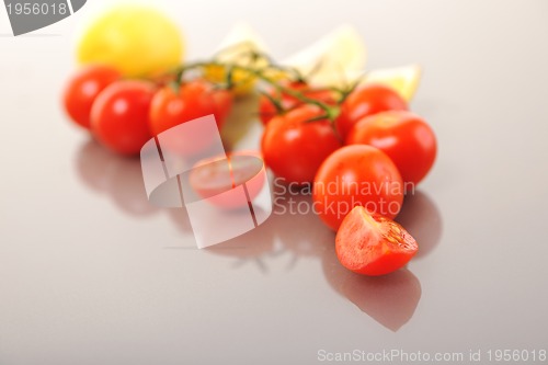 Image of tomato and lemon