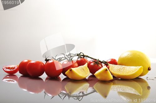 Image of tomato and lemon