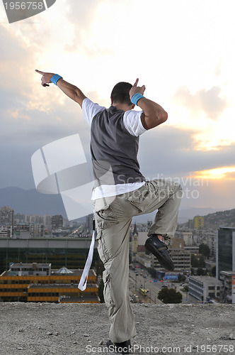 Image of young break dancer 