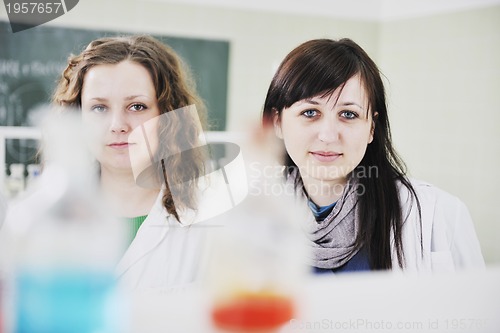 Image of people group in lab
