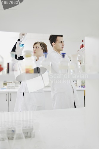 Image of students couple in lab