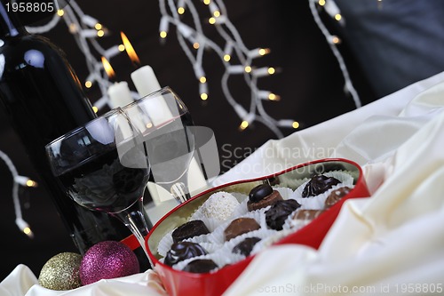 Image of vine, chocolate and praline decoration