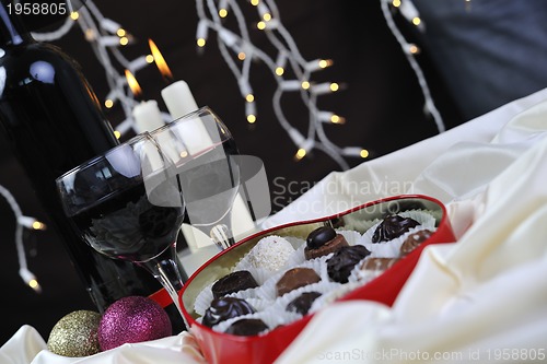 Image of vine, chocolate and praline decoration