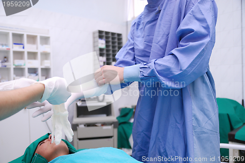 Image of surgeon in surgery room