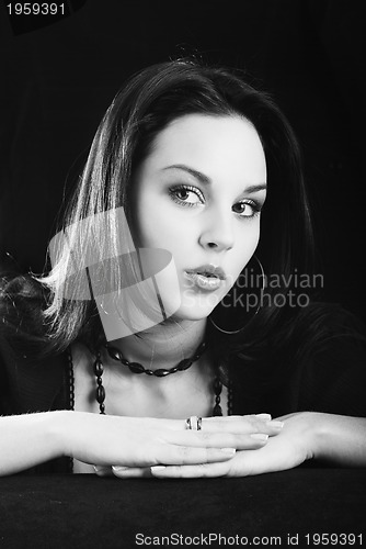 Image of brunette woman