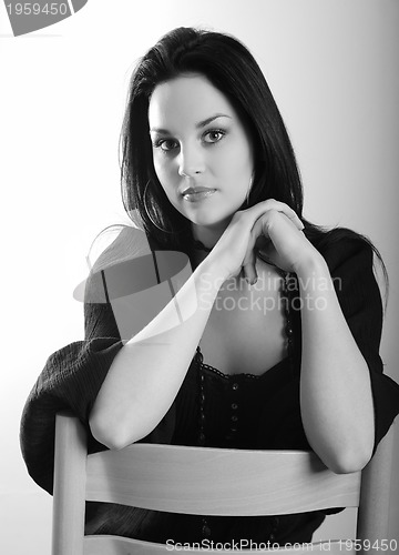 Image of brunette woman