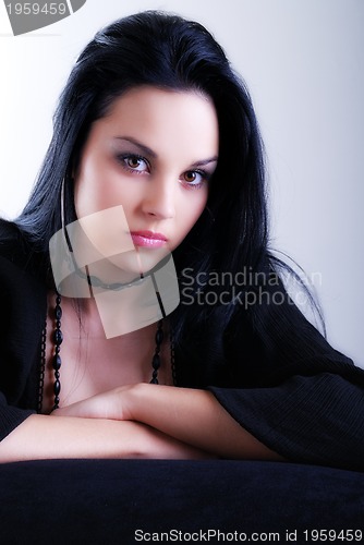 Image of brunette woman