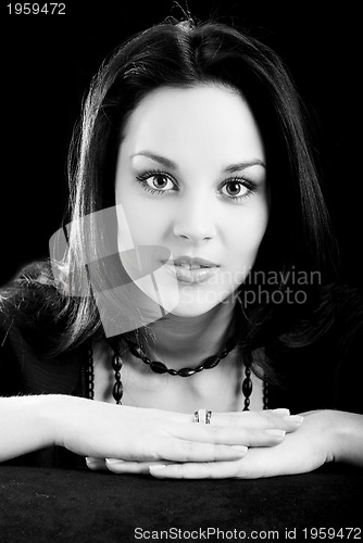 Image of brunette woman