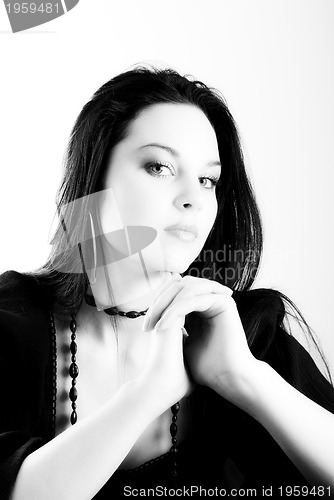Image of brunette woman
