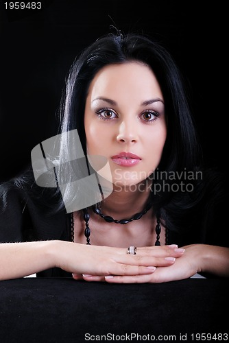 Image of brunette woman