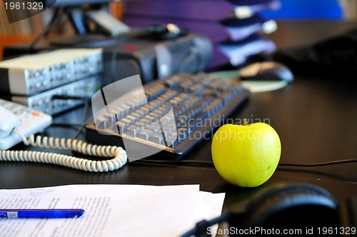 Image of apple 