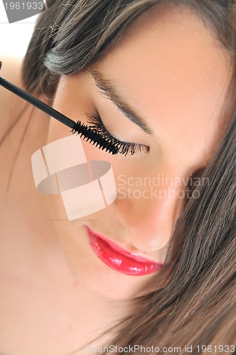 Image of eyelash makeup