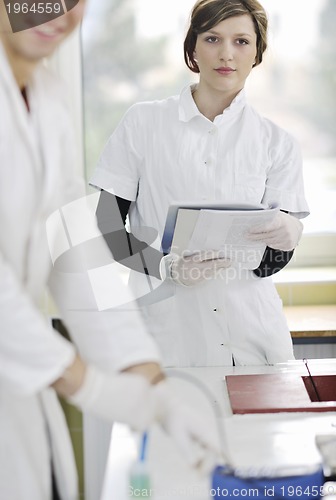 Image of students couple in lab