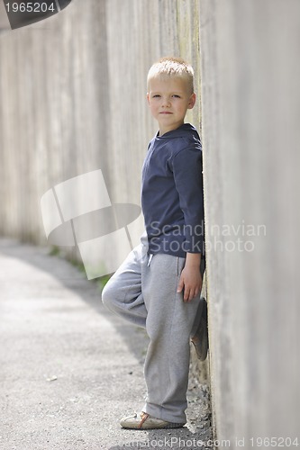 Image of yittle blond boy portratit