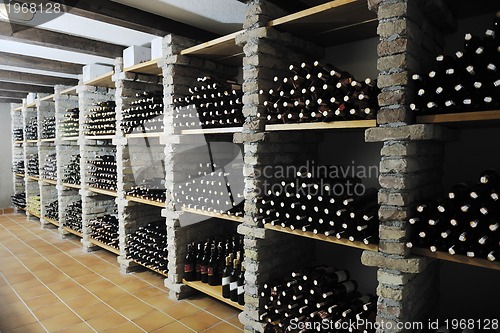 Image of vine bottles 