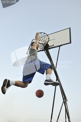 Image of basketball player