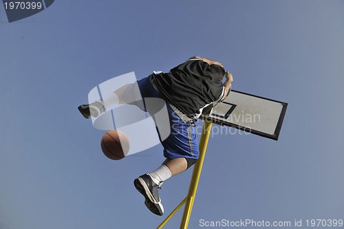 Image of basketball player