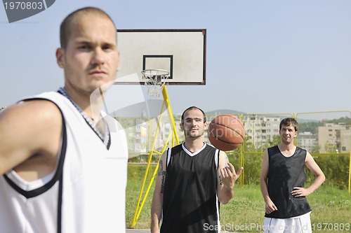 Image of basketball players team
