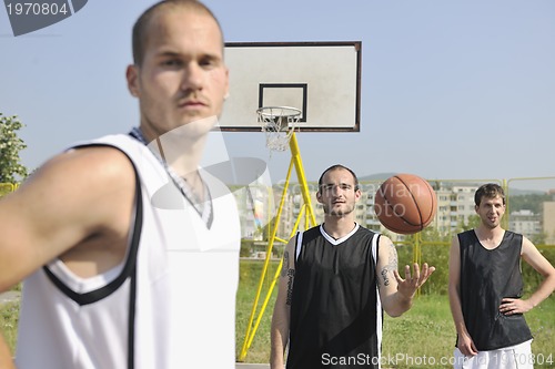 Image of basketball players team