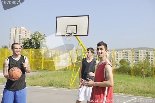 Image of basketball players team